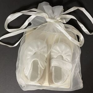 Baby Deer Infant Girls White Crib Shoes Infant Size 0 Sandals Monogramable